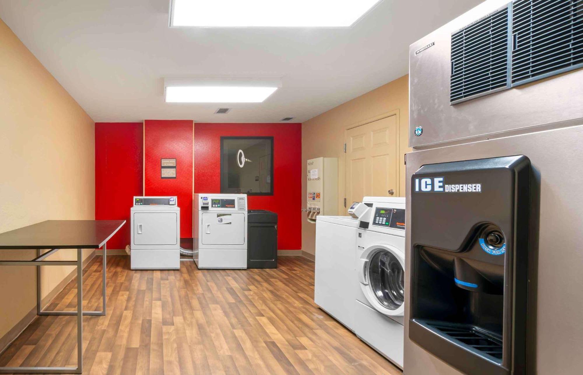 Extended Stay America Suites - Kansas City - Overland Park - Metcalf Ave Exteriör bild